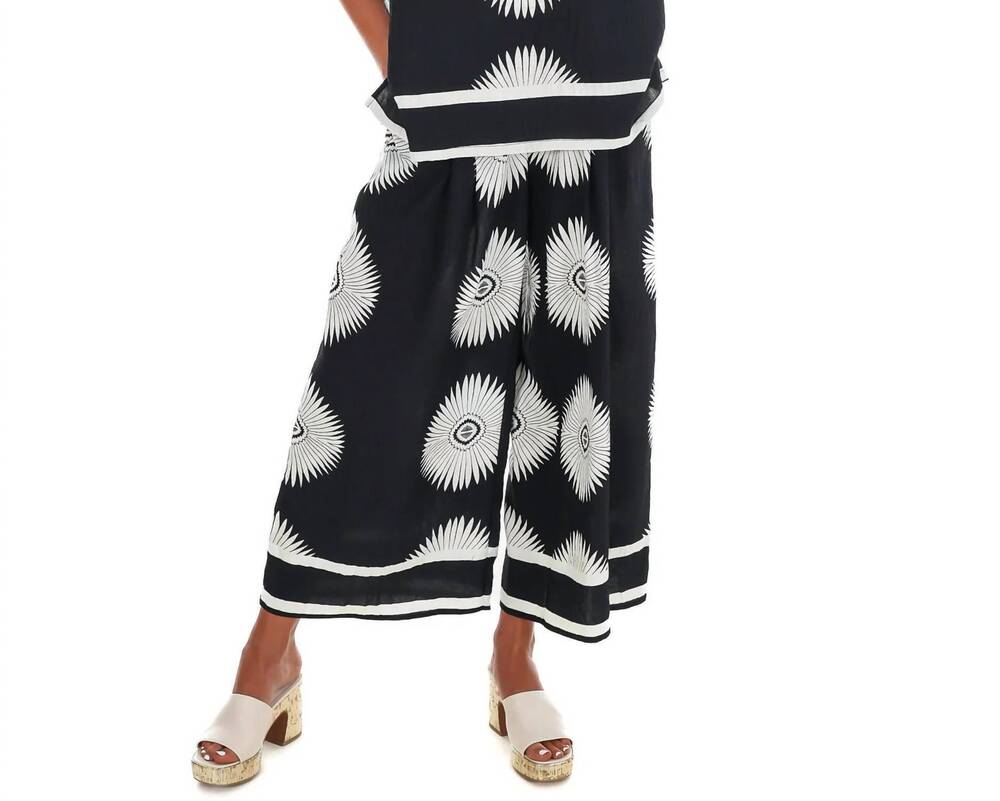 NEW UMGEE women's weekend gallery abstract top in black - Picture 6 of 9